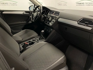 Volkswagen Tiguan, 2018г, передний привод, автомат