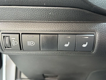 Toyota Corolla, 2022г, передний привод, вариатор