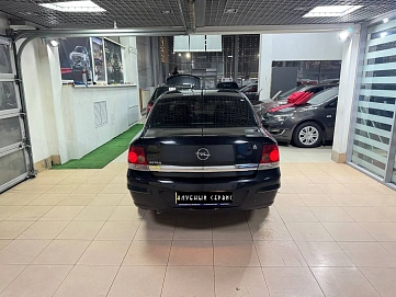 Opel Astra, 2011г, передний привод, автомат