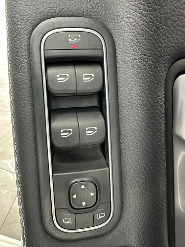 Mercedes-Benz A-Класс, 2023г, передний привод, робот