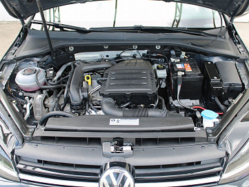 Volkswagen Golf, 2019г, передний привод, механика