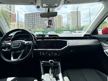 Audi Q3, 2020г, передний привод, робот