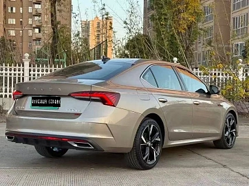 Skoda Octavia, 2021г, передний привод, робот