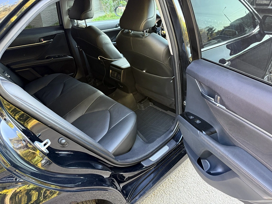 Toyota Camry, 2018г., передний привод, автомат