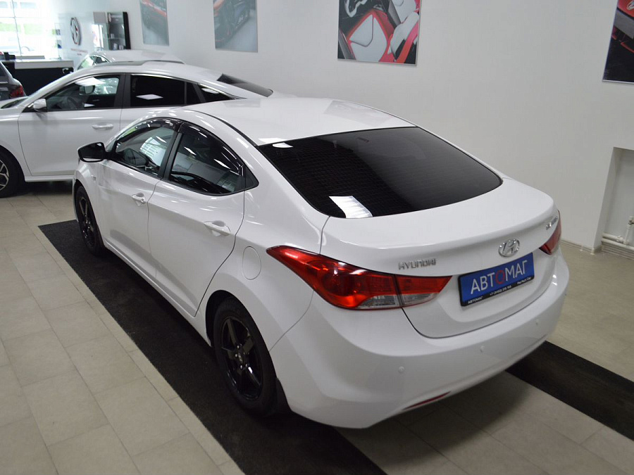 Hyundai Elantra, 2013г., передний привод, автомат
