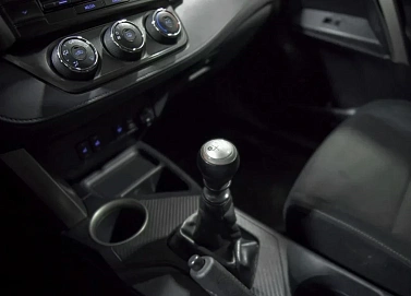 Toyota RAV4, 2014г, передний привод, механика