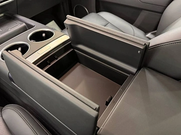 LI_AUTO , 2025г., полный привод, автомат