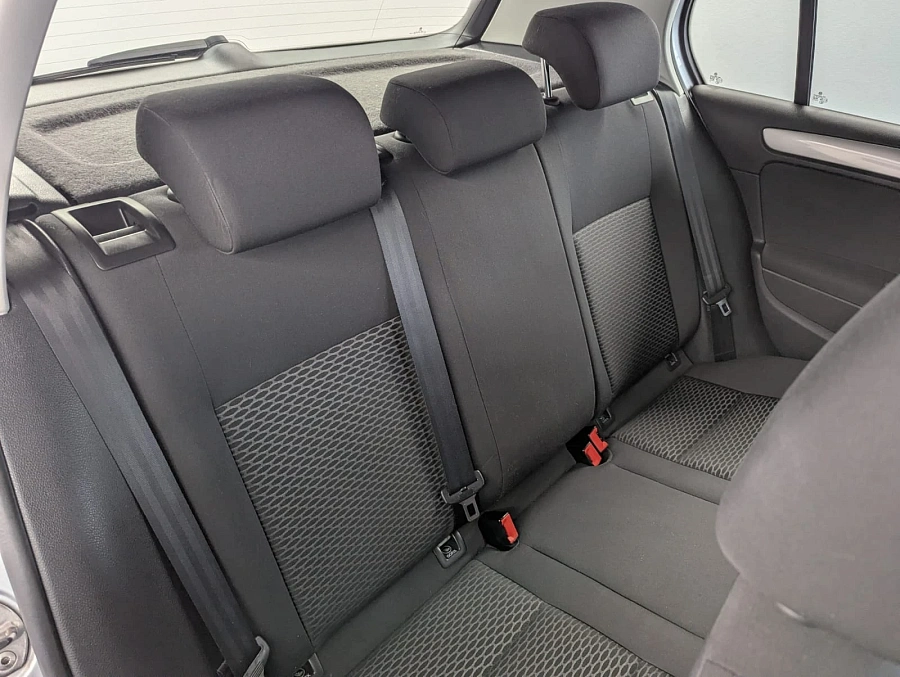 Volkswagen Golf, 2011г., передний привод, робот