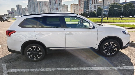 Mitsubishi Outlander, 2021г, полный привод, вариатор