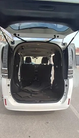 Toyota Voxy, 2017г, передний привод, вариатор