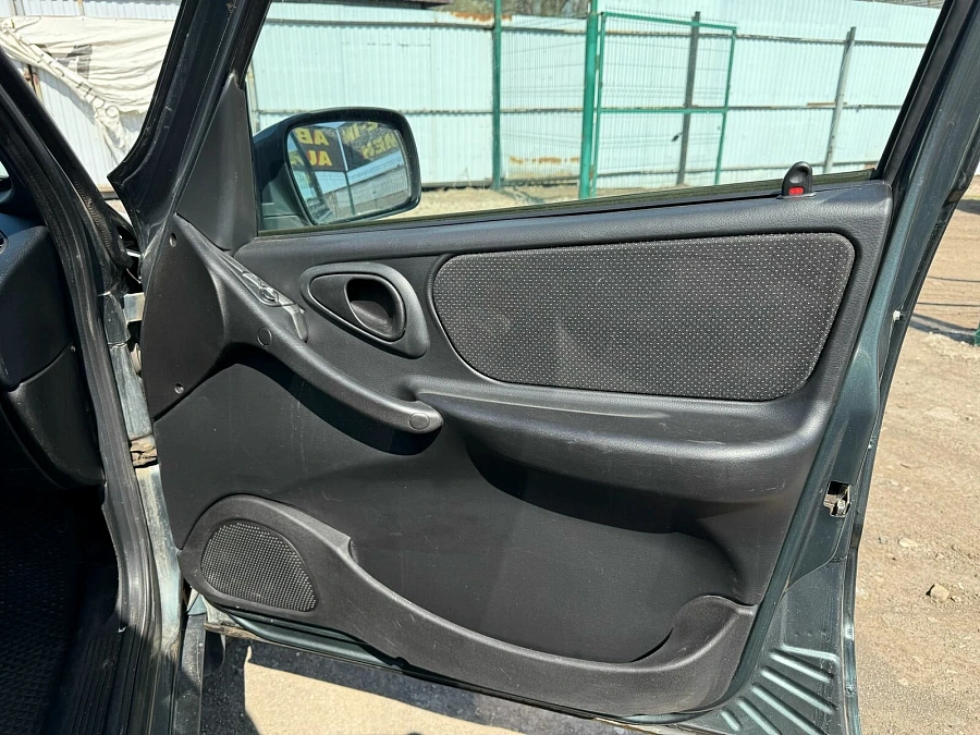 Chevrolet Niva, 2015г., полный привод, механика