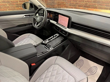 Volkswagen Tavendor, 2025г, полный привод, робот