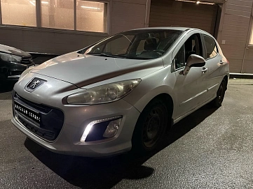 Peugeot 308, 2011г, передний привод, автомат