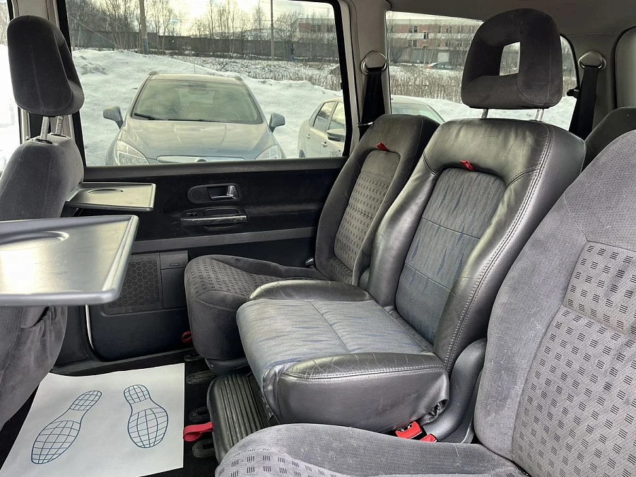 Volkswagen Sharan, 2003г., передний привод, автомат