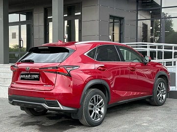 Lexus NX, 2017г, полный привод, вариатор