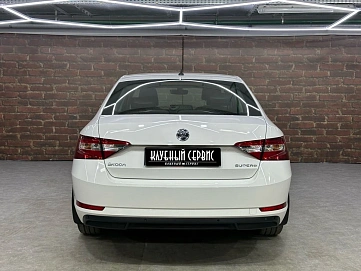 Skoda Superb, 2016г, передний привод, робот