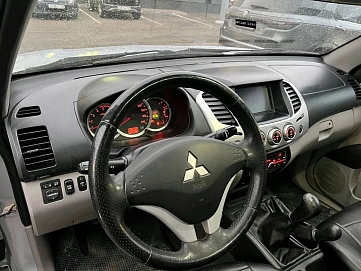 Mitsubishi L200, 2013г, задний привод, механика