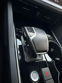 Volkswagen Touareg, 2018г, полный привод, автомат