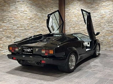 Lamborghini Countach, 1991г, задний привод, механика