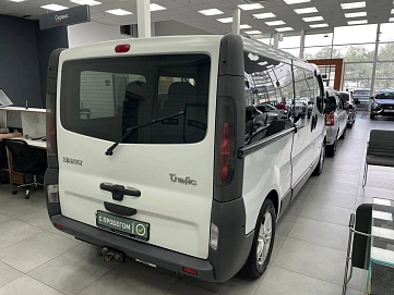Renault Trafic, 2006г, передний привод, механика