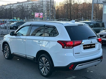 Mitsubishi Outlander, 2019г, полный привод, вариатор
