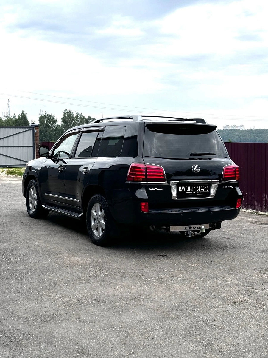 Lexus LX, 2011г., полный привод, автомат