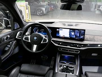 BMW X7, 2022г, полный привод, автомат