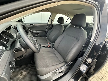Volkswagen Jetta, 2015г, передний привод, механика