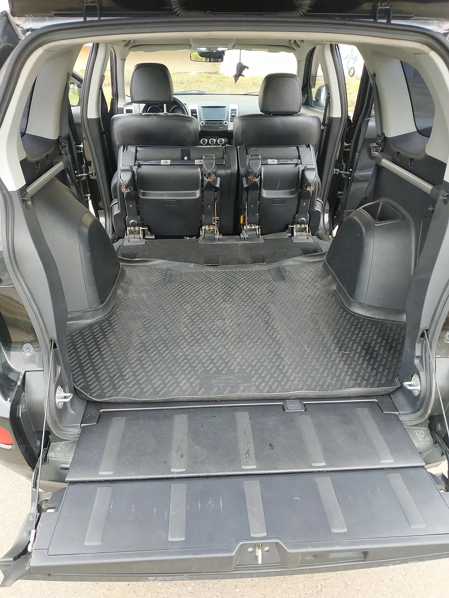 Citroen C-Crosser, 2010г., полный привод, робот