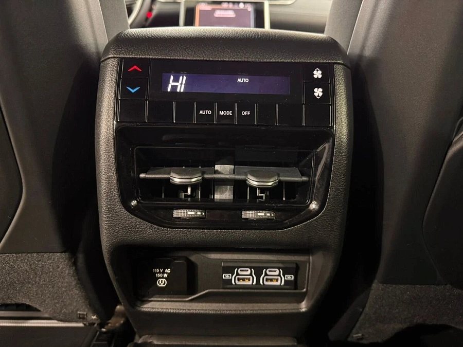 Jeep Grand Cherokee, 2021г., задний привод, автомат