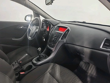 Opel Astra, 2013г, передний привод, механика