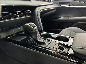 Toyota Camry, 2024г, передний привод, вариатор