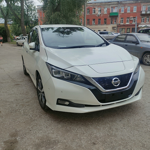 Nissan Leaf, 2019г., передний привод, автомат