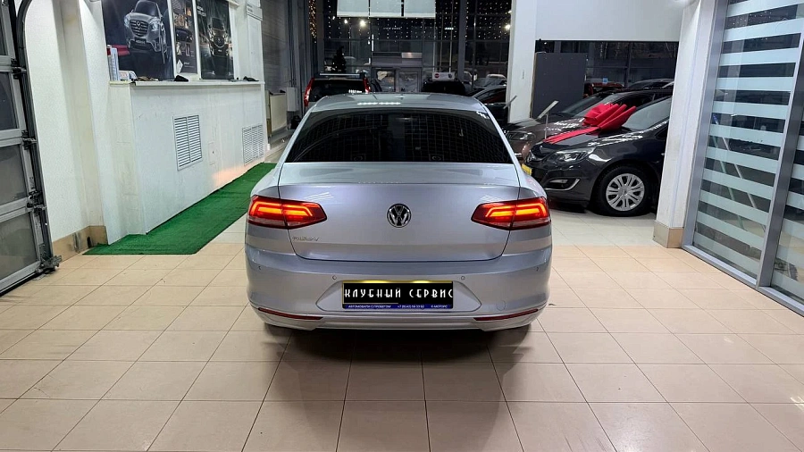 Volkswagen Passat, 2015г., передний привод, робот