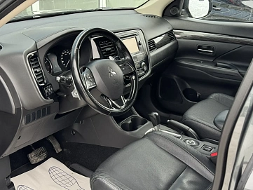 Mitsubishi Outlander, 2015г, полный привод, вариатор