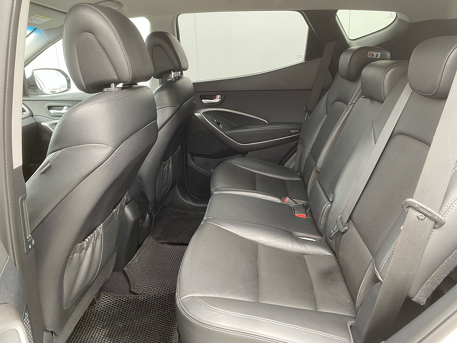 Hyundai Santa Fe, 2015г., полный привод, автомат