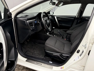 Toyota Corolla, 2013г, передний привод, механика