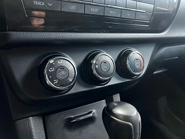 Toyota Corolla, 2013г, передний привод, автомат