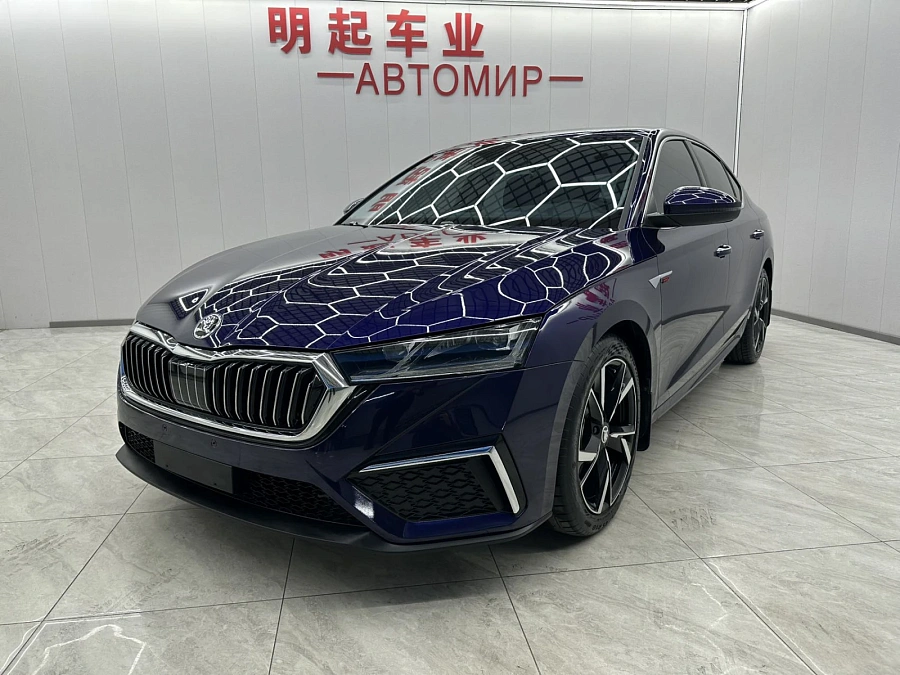 Skoda Octavia, 2022г., передний привод, робот