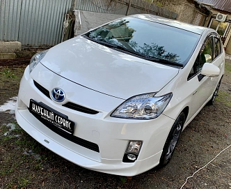 Toyota Prius, 2010г, передний привод, автомат