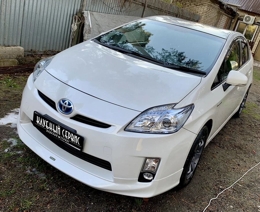 Toyota Prius, 2010г., передний привод, автомат