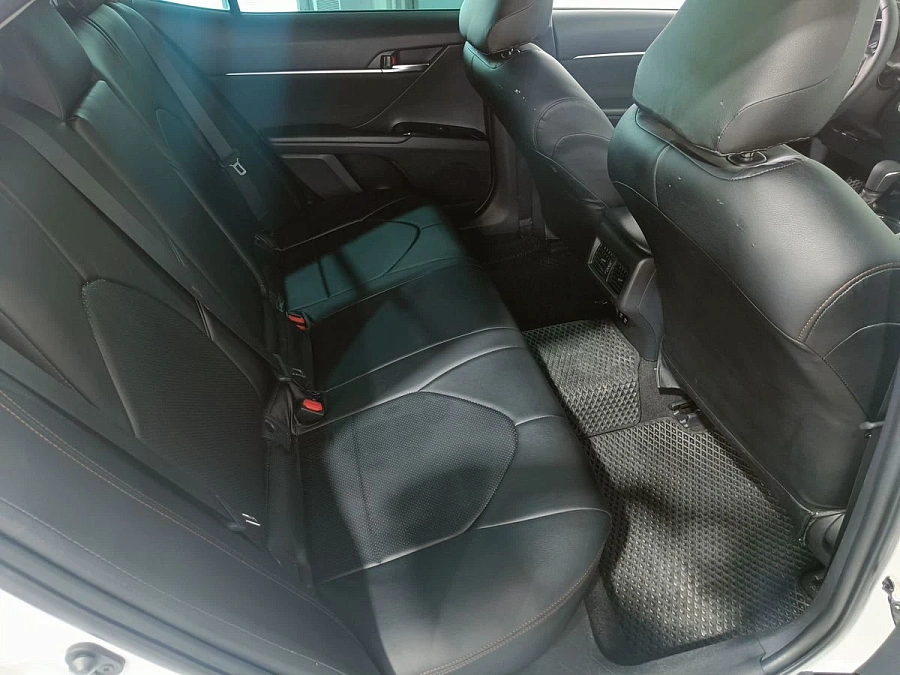 Toyota Camry, 2019г., передний привод, автомат