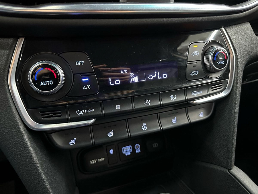 Hyundai Santa Fe, 2018г., полный привод, автомат