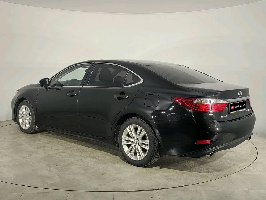 Lexus ES, 2015г., передний привод, автомат