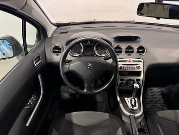 Peugeot 308, 2011г, передний привод, автомат