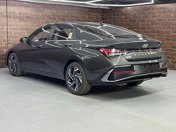 Hyundai Elantra, 2023г, передний привод, вариатор