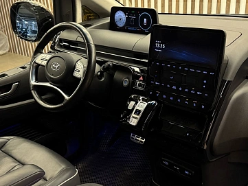 Hyundai Staria, 2022г, полный привод, автомат