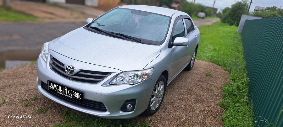 Toyota Corolla, 2012г., передний привод, автомат