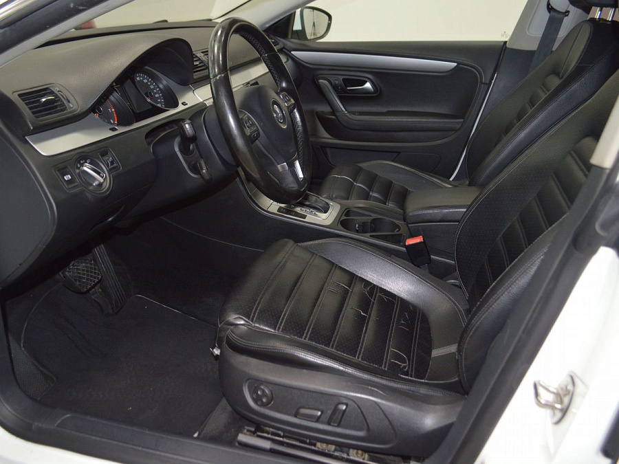 Volkswagen Passat CC, 2010г., передний привод, робот