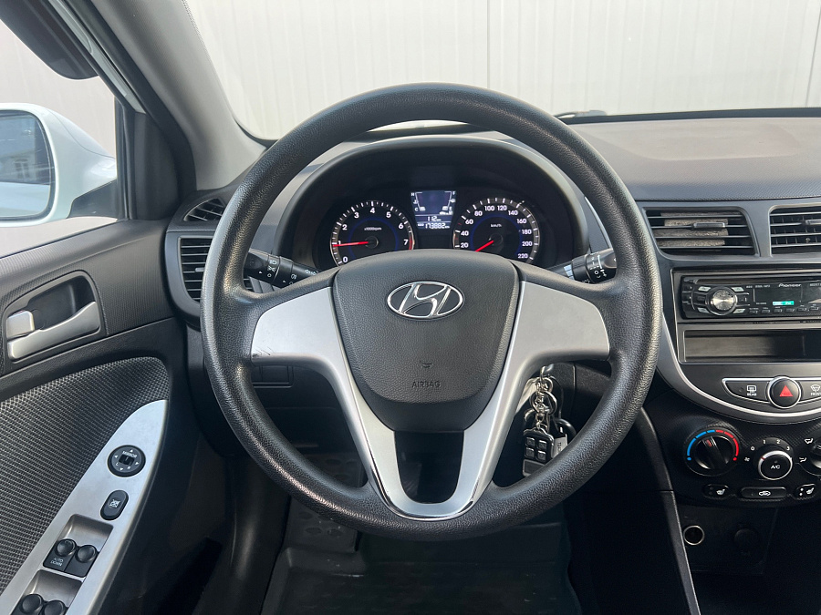 Hyundai Solaris, 2011г., передний привод, механика